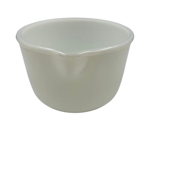 Vintage Fire King Ware Milk Glass Mixing Bowl W Spout For Sunbeam 6.5" Made USA - Picture 2 of 10